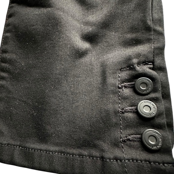 Lee Black Capri Pants, snap details at the ankles. Mid-rise. Size 12M - Picture 4 of 11